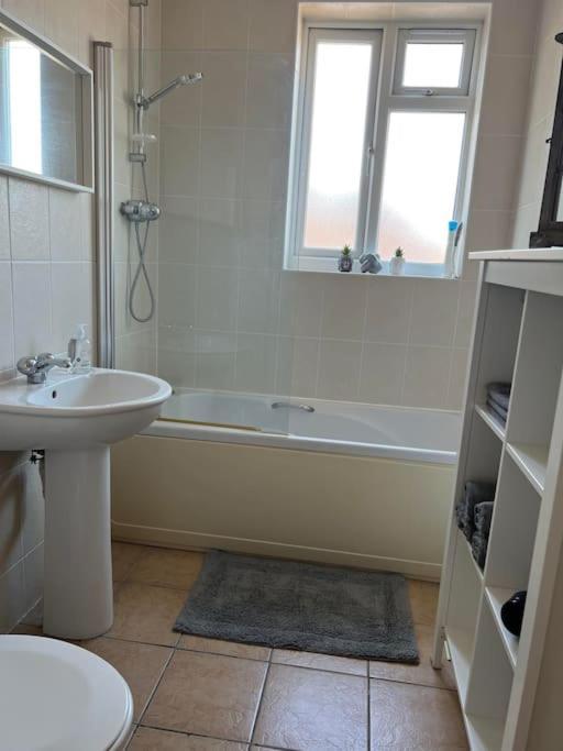 1 Bedroom Flat Sleeps 4 In Abingdon Oxfordshire エクステリア 写真