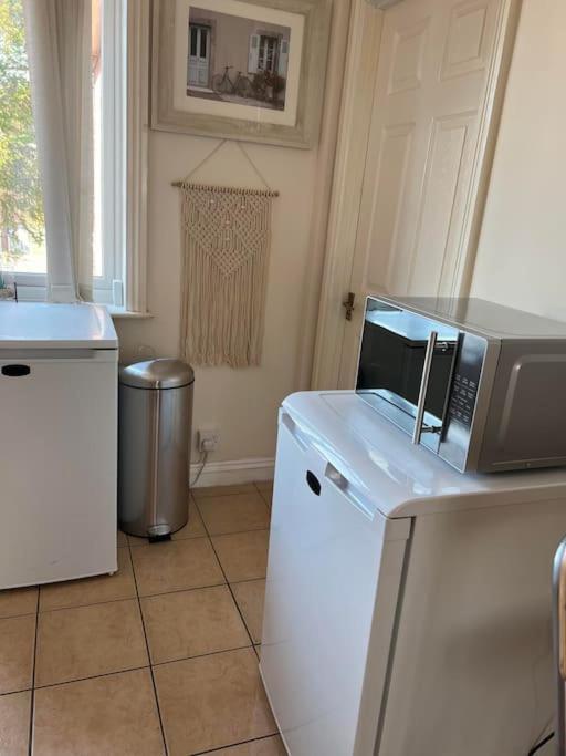 1 Bedroom Flat Sleeps 4 In Abingdon Oxfordshire エクステリア 写真