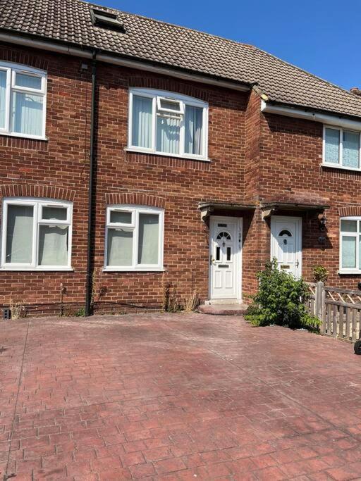 1 Bedroom Flat Sleeps 4 In Abingdon Oxfordshire エクステリア 写真