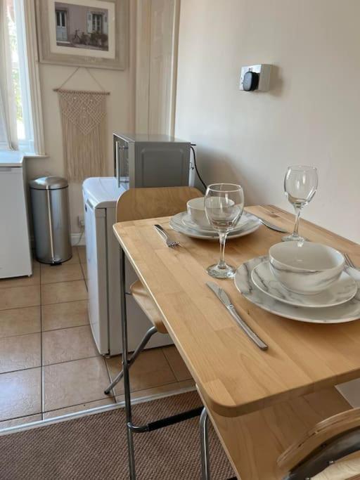 1 Bedroom Flat Sleeps 4 In Abingdon Oxfordshire エクステリア 写真